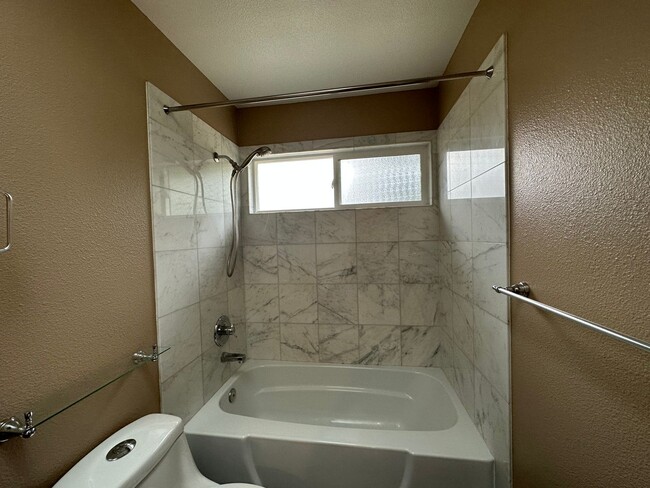 Building Photo - **PENDING** Perfect 4 Bed 2 Bath w/ Finish...