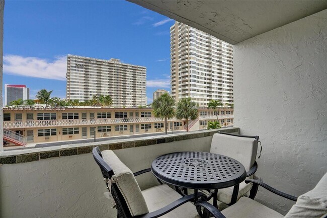 Building Photo - 2017 S Ocean Dr