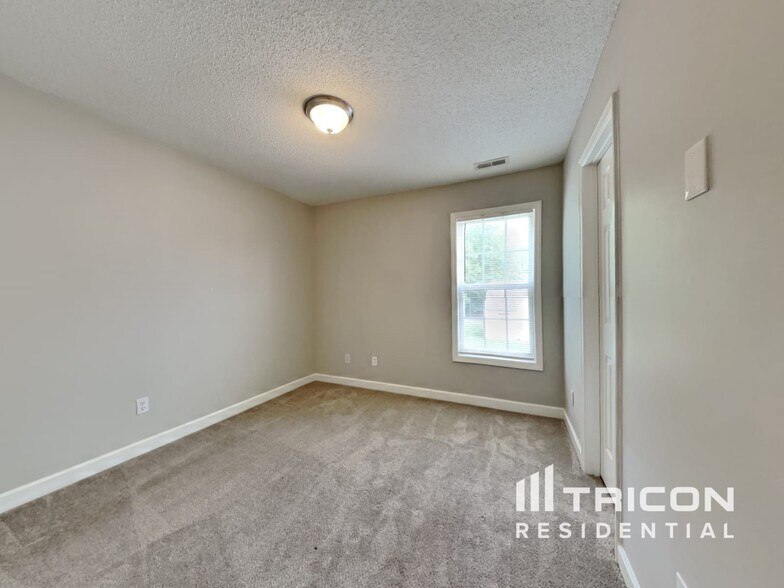 Building Photo - 2932 Neals Creek Dr