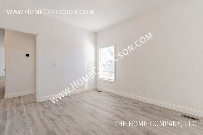 Building Photo - 11550 S Nogales Hwy