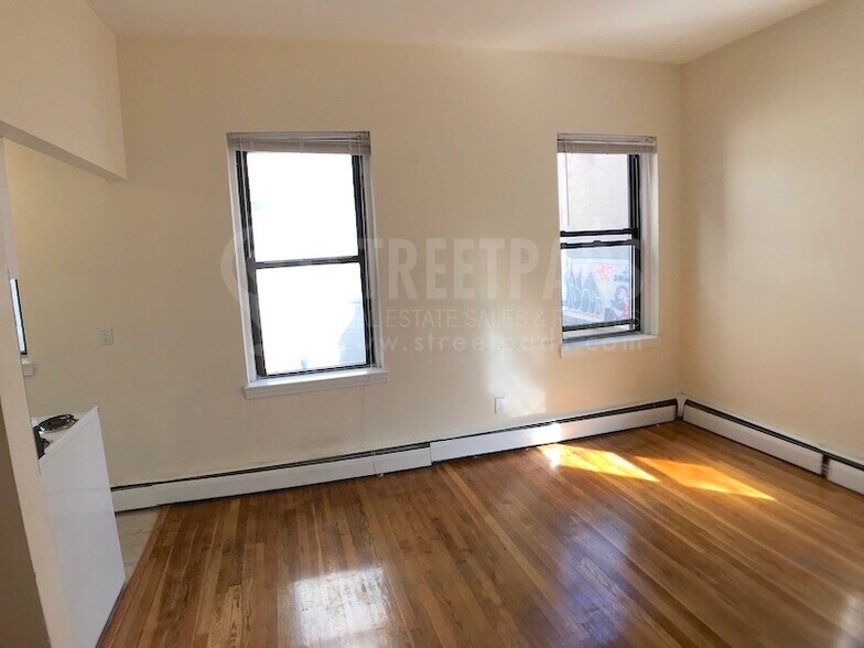 Building Photo - 60 Brighton Ave