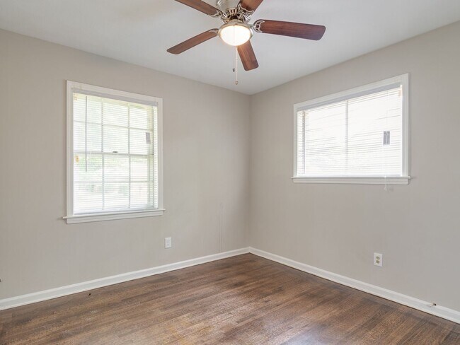 Building Photo - Beautiful Renovated 3 Bedroom 2 Bathroom in Whitehaven!