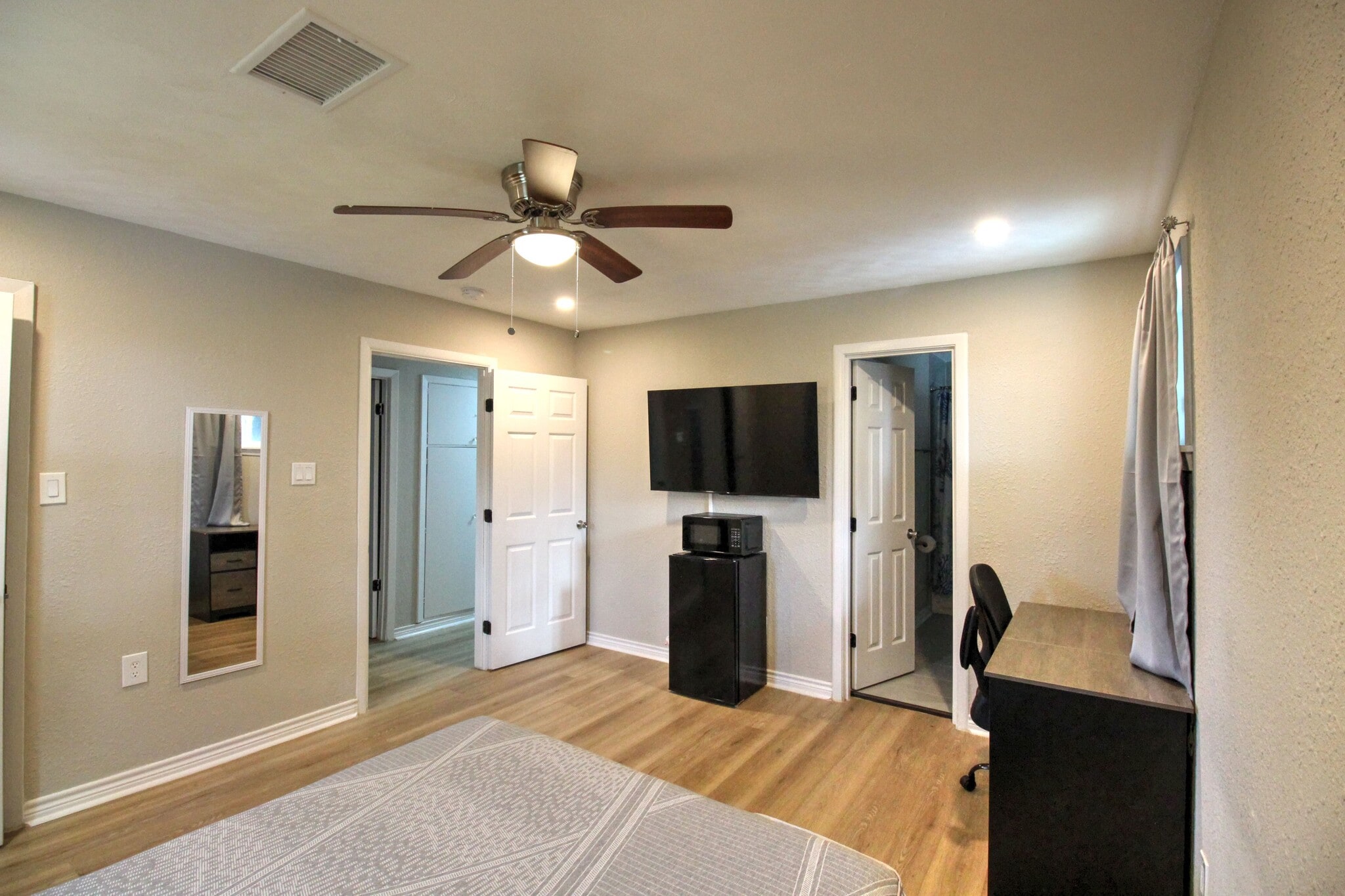 Building Photo - 2113 21st Ave N