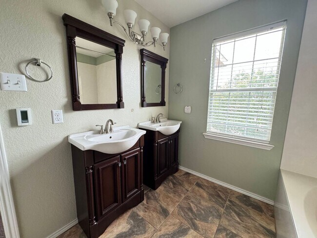 Building Photo - 3-Bedroom House for Rent in Killeen