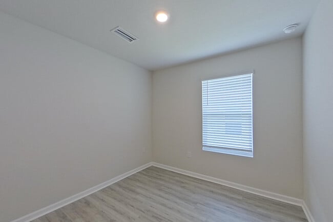 Building Photo - 4678 Malay Cir