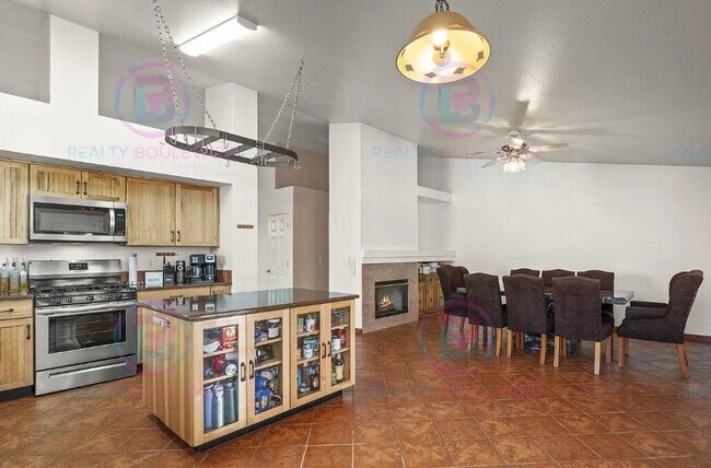 Building Photo - 3059 Creekwood Dr