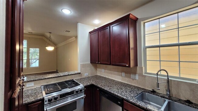 Building Photo - 3410 Cline St