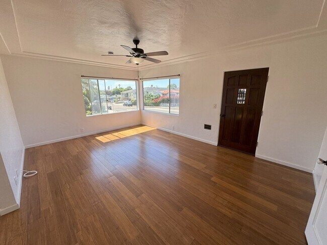 Building Photo - POINT LOMA HOME 4br-2.0 baths located on l...