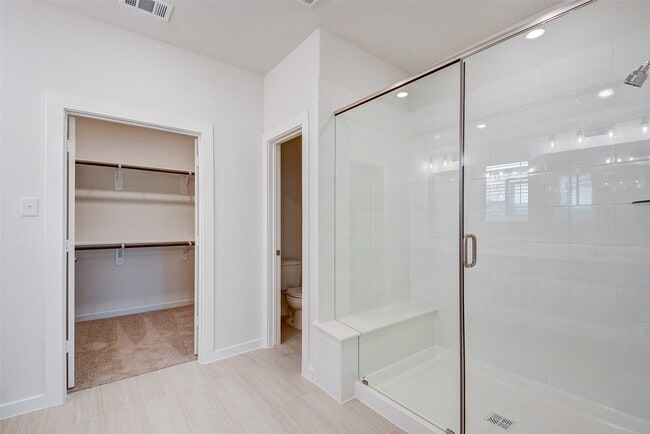 Building Photo - 31119 Myers Hvn Ln