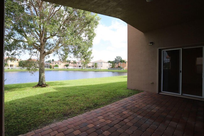 Building Photo - 7458 Via Luria