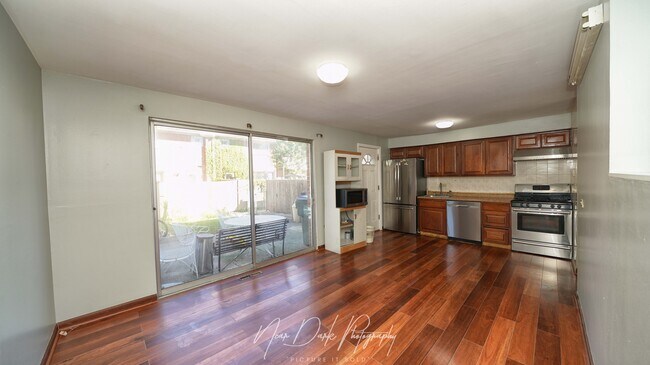 Building Photo - 7913 N Nordica Ave