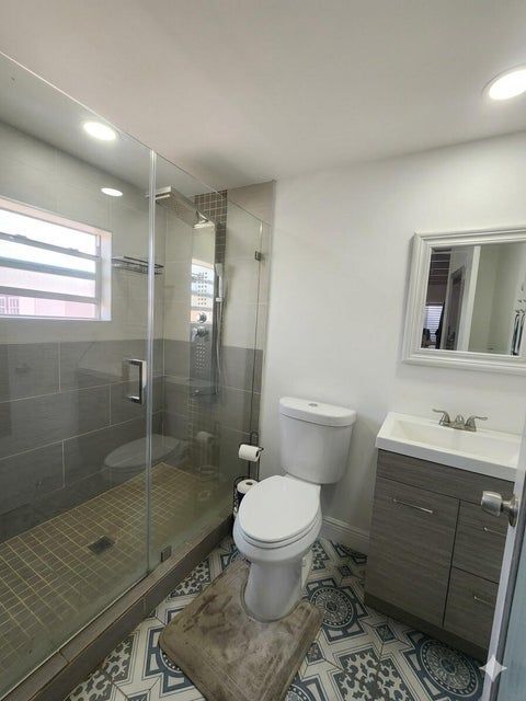Building Photo - 3440 SW 20th St