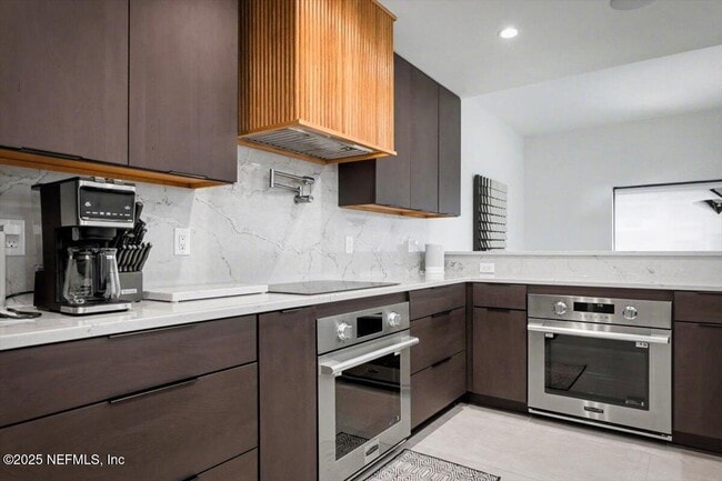 Building Photo - 739 Spinnakers Reach Dr