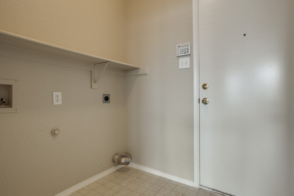 Building Photo - 2713 Meadowview Dr