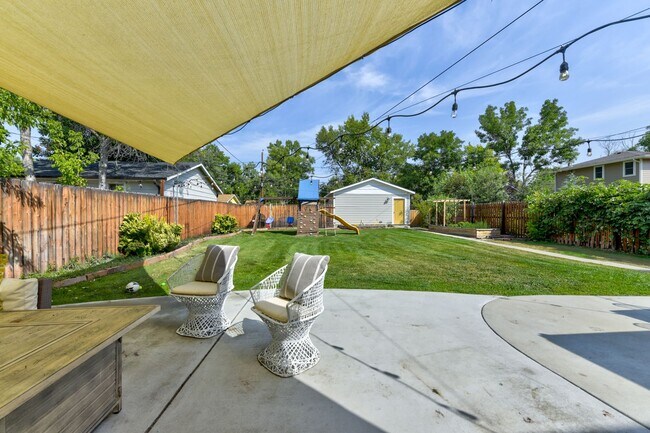 Building Photo - 303 E Chester St