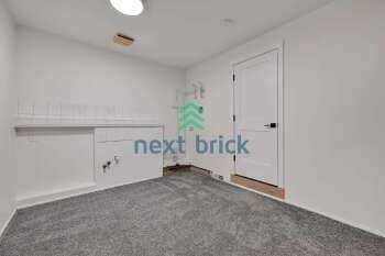 Building Photo - Charming Single-Story Retreat in a Quiet Kent Neighborhood!