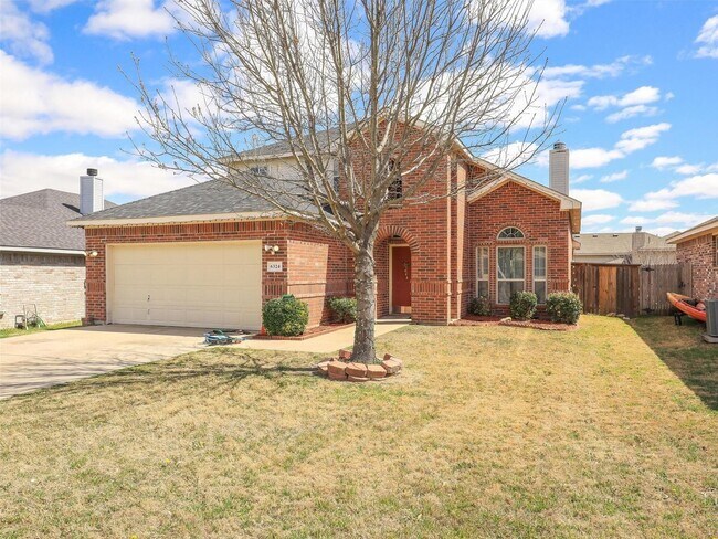 Building Photo - Charming Updated Home – 3BR, 2.5BA with Fi...