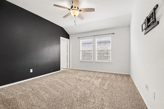 Building Photo - 717 English Dr