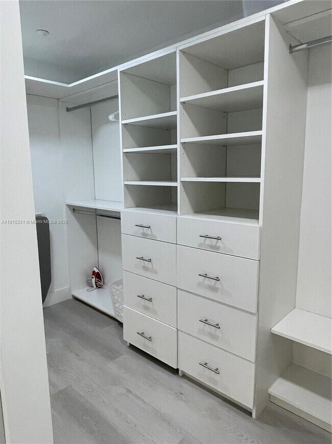 Building Photo - 10730 NW 66th St