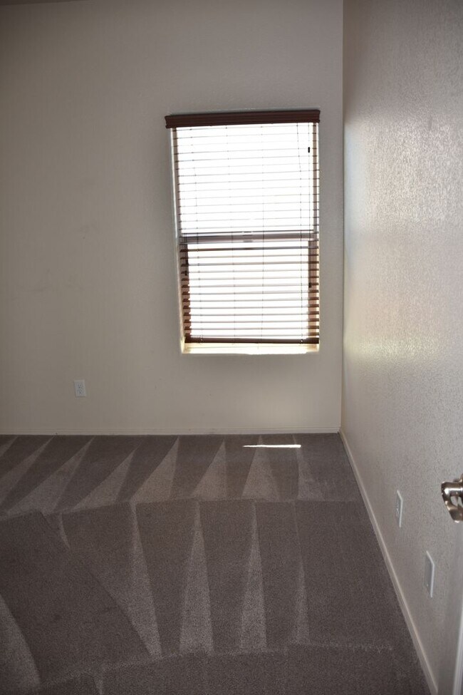 Building Photo - 4520 Leisure Ln