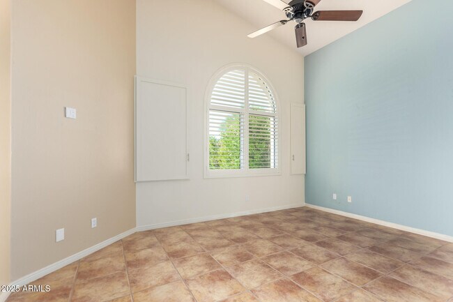 Building Photo - 11627 E Bella Vista Dr