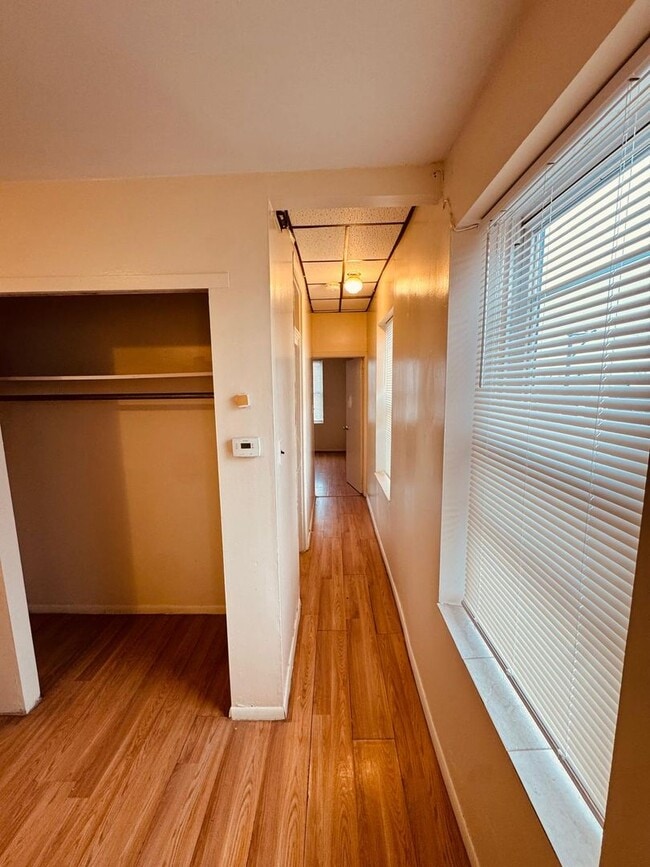 Building Photo - 2601 E Clearfield St