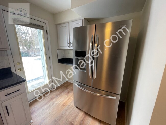 Building Photo - REDUCED RENT Exceptional Rental Opportunit...