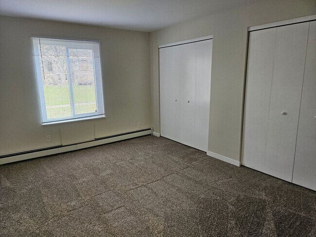 Building Photo - 1600 Light Road