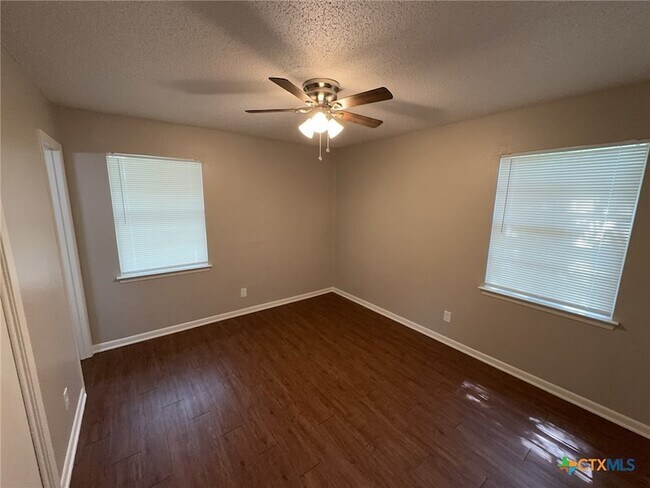 Building Photo - 1205 Kathey Dr