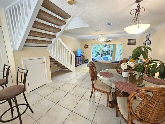 Building Photo - Charming Cape Canaveral Townhouse: 2 Bed, ...