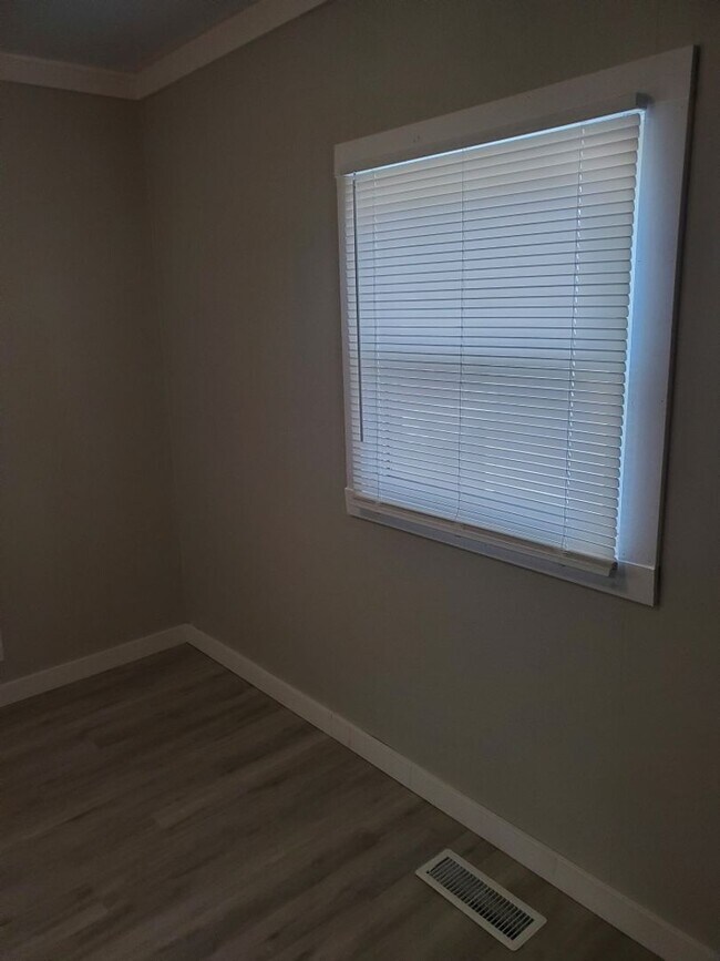 Building Photo - For Rent: 2 Bedroom, 1 Bathroom Home