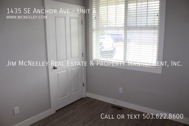 Building Photo - 1435 SE Anchor Ave