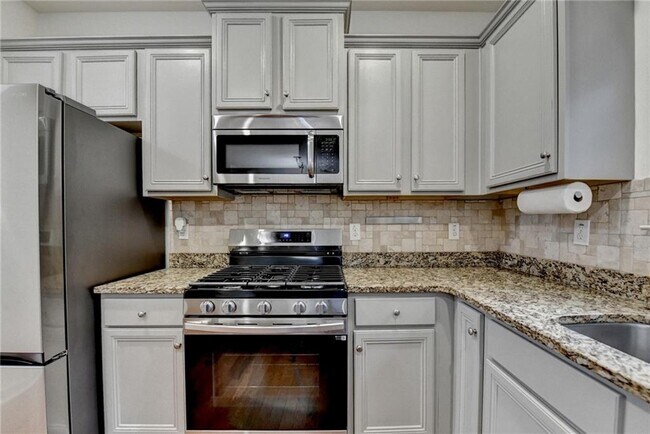 Building Photo - 5013 Groover Dr