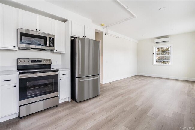 Building Photo - 202 Hooker Ave