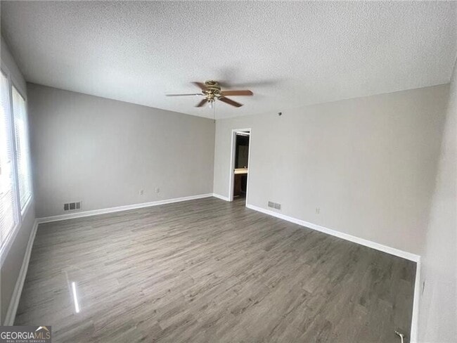 Building Photo - 5053 Gardenia Cir