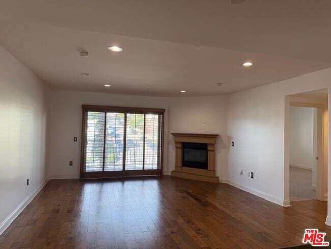 Building Photo - 8238 W Manchester Ave