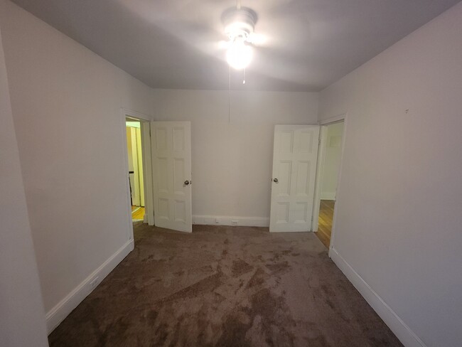 Bedrom - 4041 Baltimore Ave