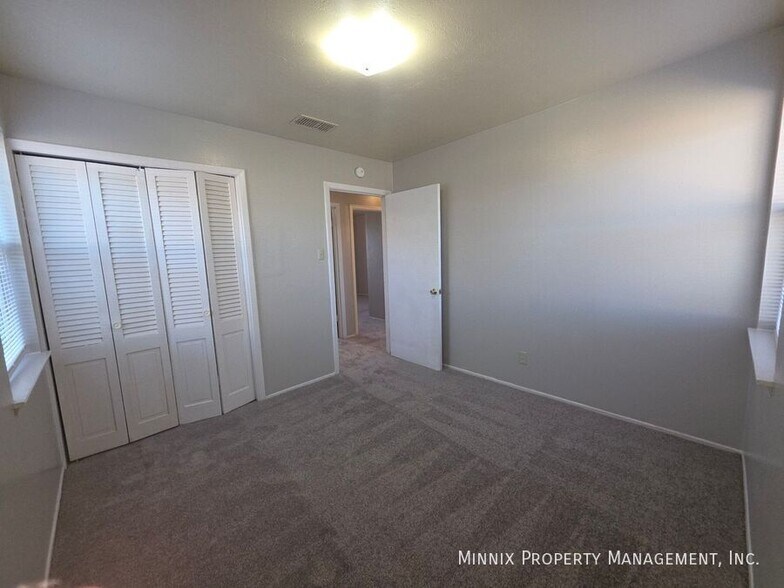 Building Photo - 4610 Storey Ave