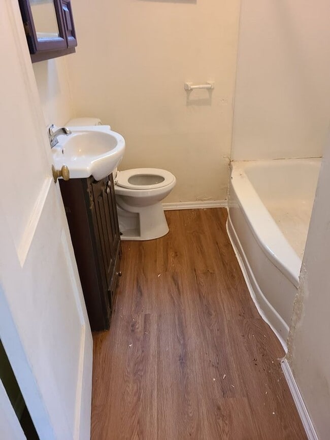 Building Photo - 3022 Sumner Ave