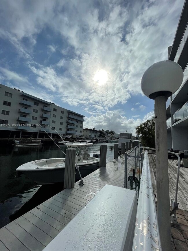 Building Photo - 3868 NE 169th St