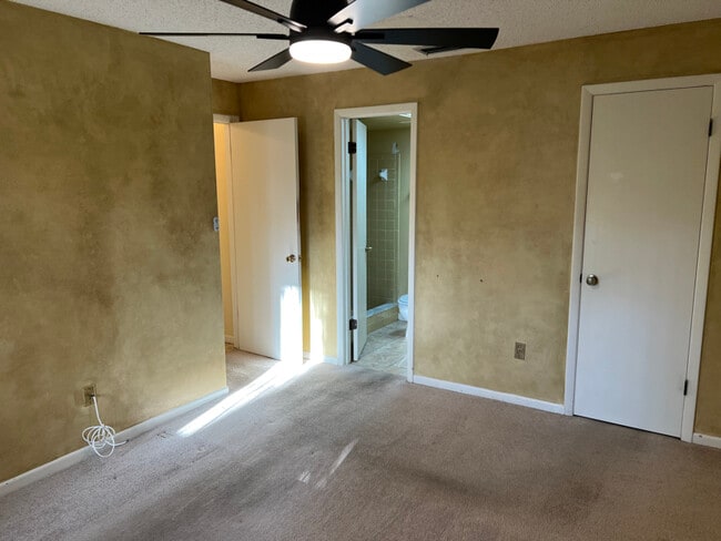 Building Photo - 630 Pavare Ct