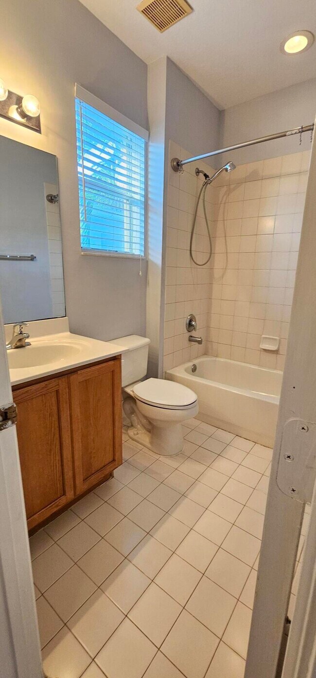 Building Photo - 3078 Laurel Ridge Cir
