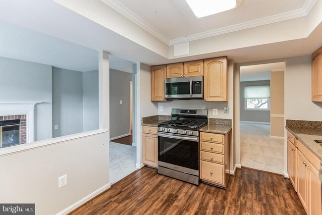 Building Photo - 5335 Lake Cove Ct