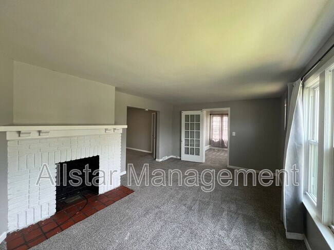 Building Photo - 4859 E 97th St