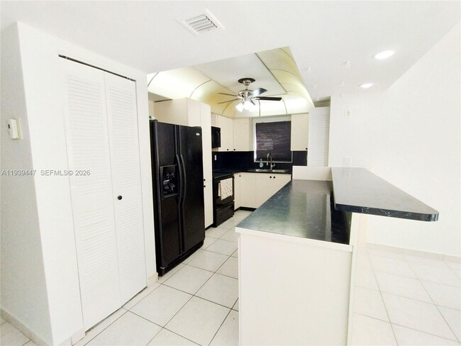 Building Photo - 7734 Balboa St