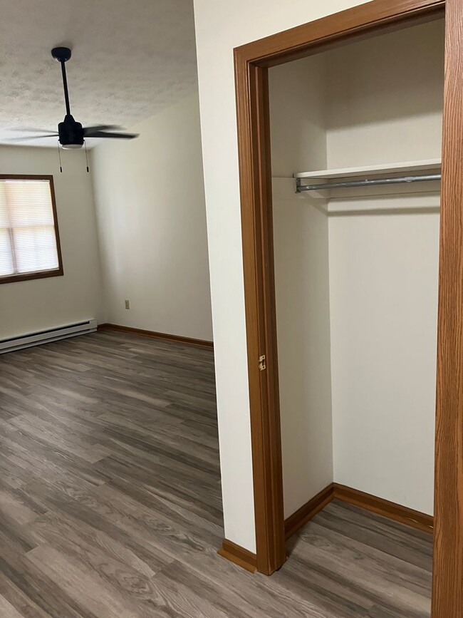 Building Photo - Ranch Style - Remodeled 2 Bedroom, 1 Bath ...