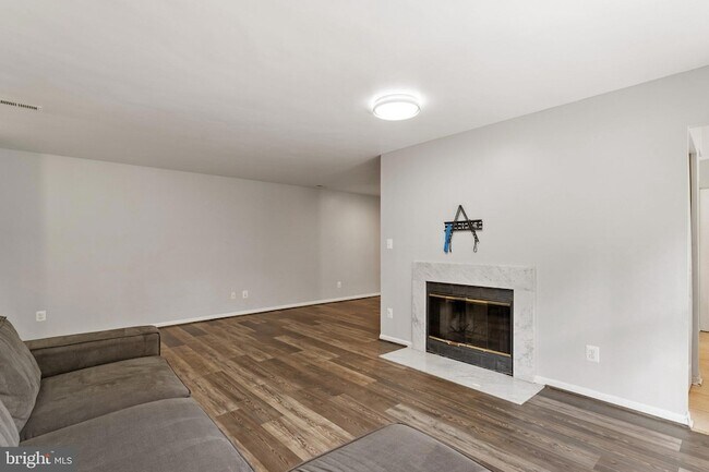 Building Photo - 13212 Meander Cove Dr