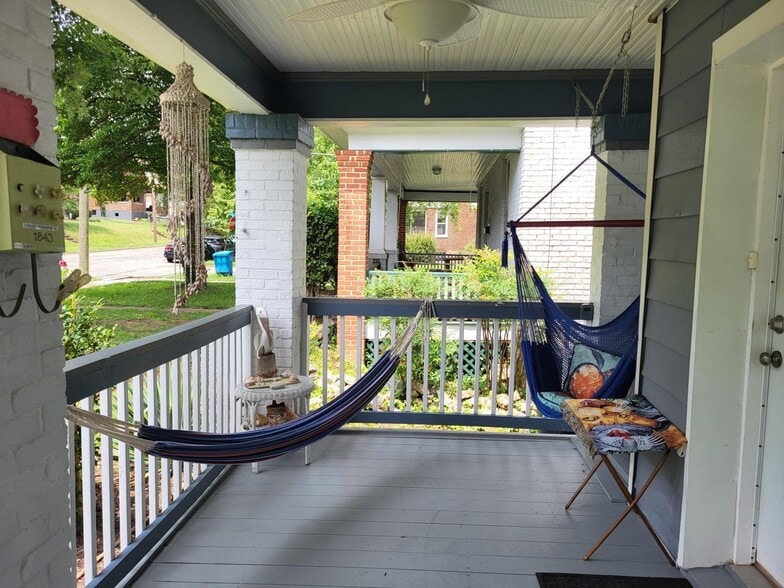 Building Photo - 1841 Oxford Ave SW