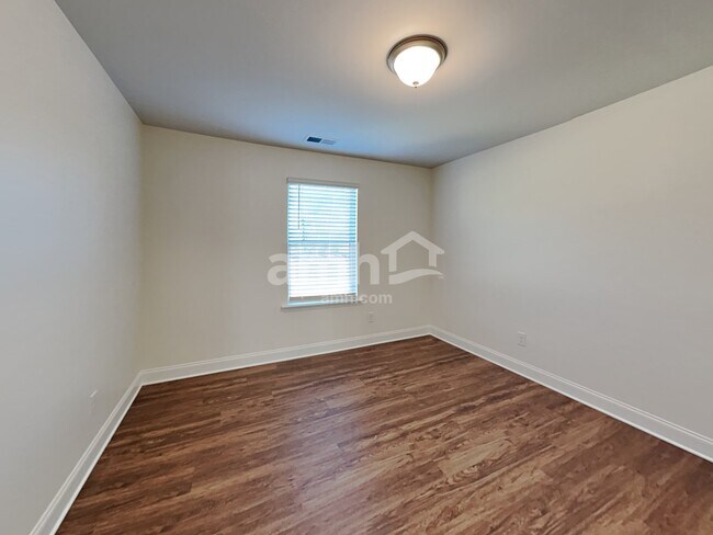 Building Photo - 128 Keyser Dr