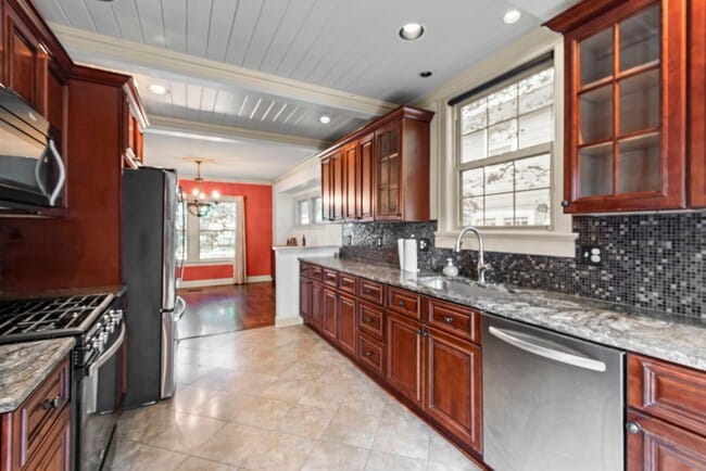 Building Photo - Wonderful Waldo Home!